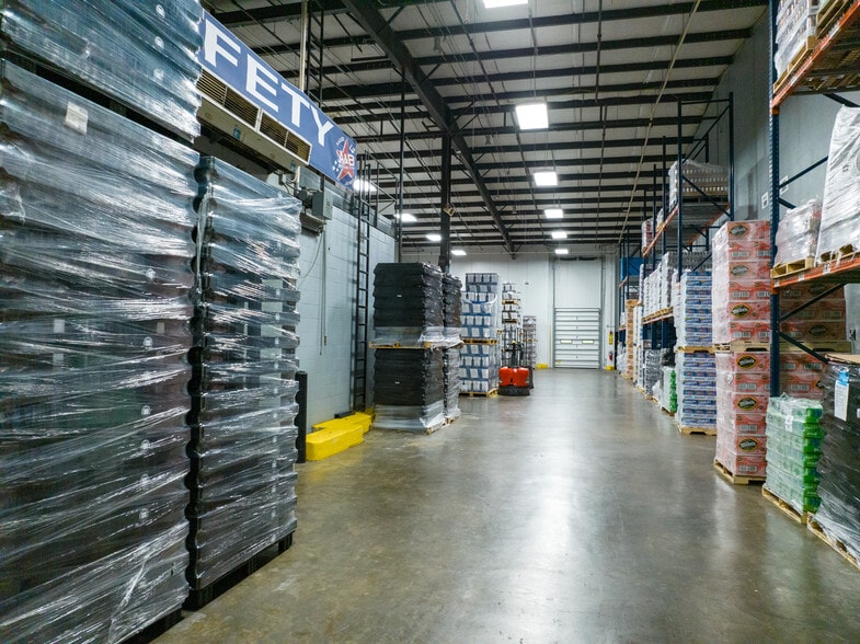 More Photos Of 10777 High Point Dr, Olive Branch Distribution For Lease