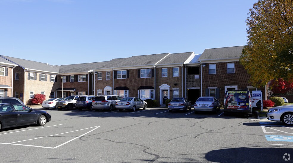 More Photos Of 4248-4250 Chain Bridge Rd, Fairfax Medical For Lease