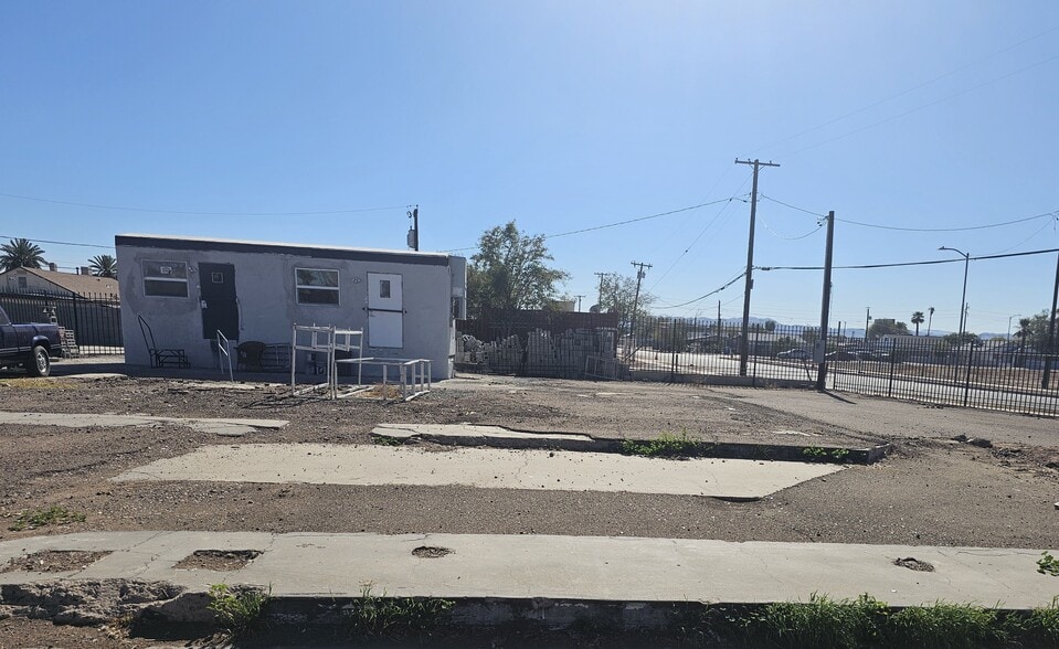 More Photos Of 2901 E Van Buren St, Phoenix Land For Lease