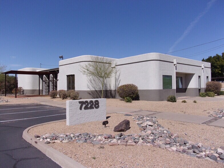 More Photos Of 7228 N Dreamy Draw Dr, Phoenix Office For Lease