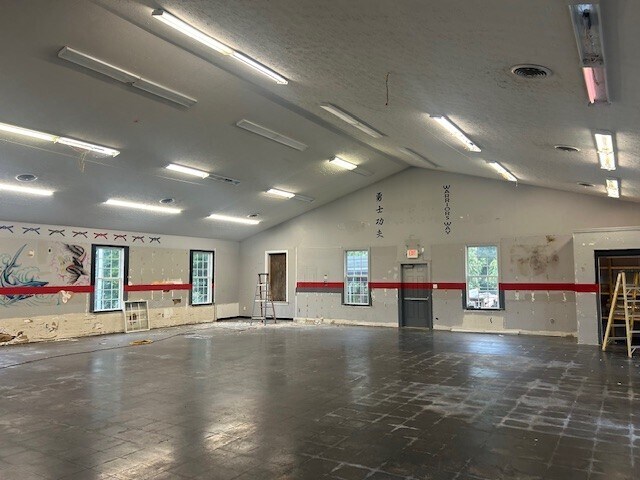 More Photos Of 2562 Anderson Hwy, Powhatan Freestanding For Lease