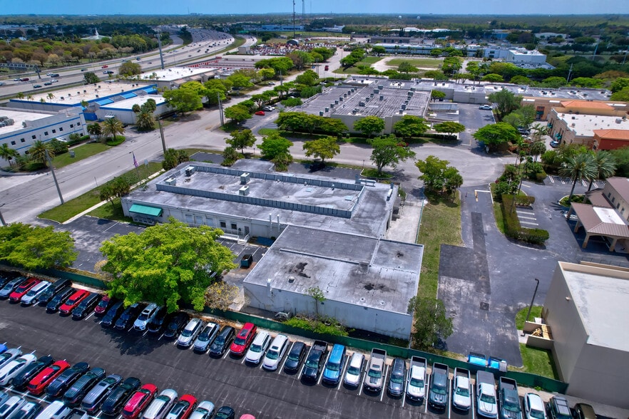 More Photos Of 14150 SW 119th Ave, Miami Manufacturing For Lease