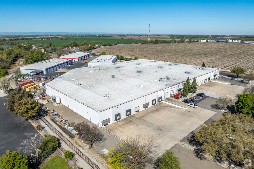 More Photos Of 700 Santa Anita Dr, Woodland Warehouse For Lease