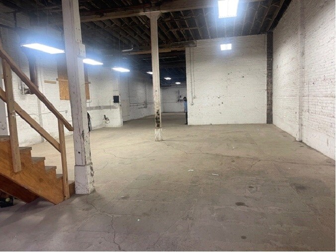 More Photos Of 3065 N Rockwell St, Chicago Industrial For Sale