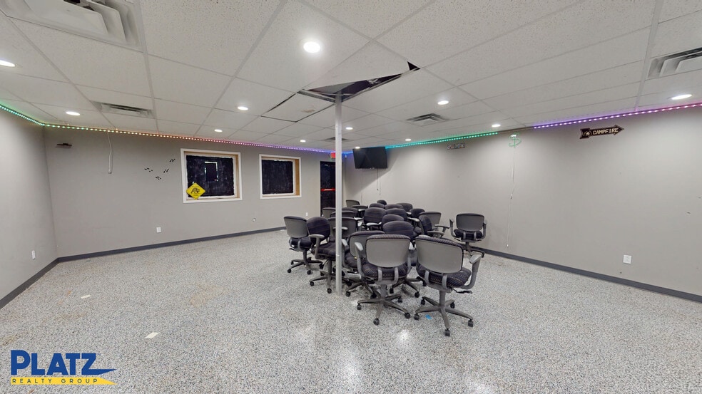 More Photos Of 438 E Main St, Andover Freestanding For Lease