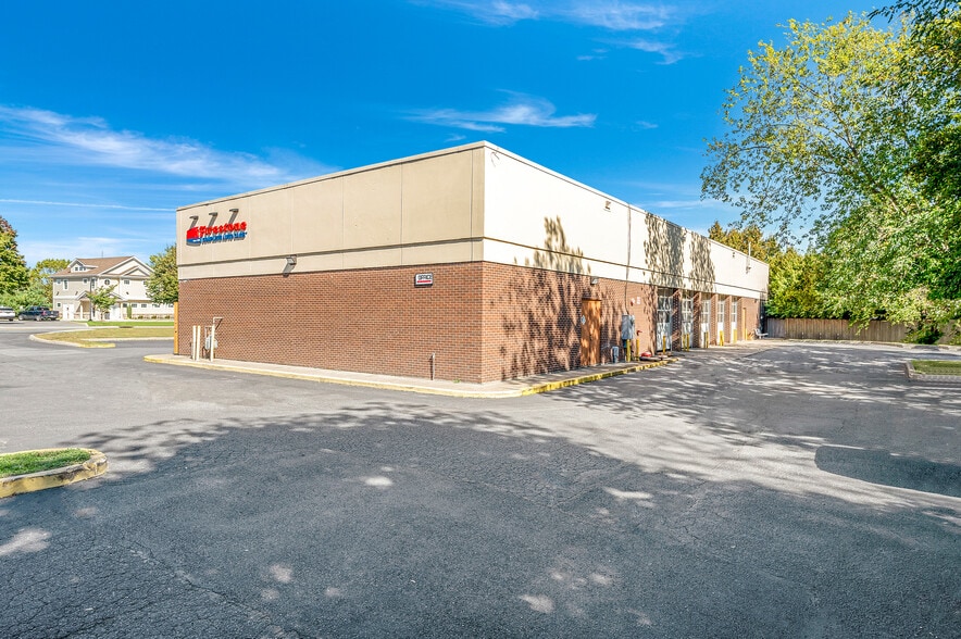 More Photos Of 10 Terryville Rd, Port Jefferson Station Auto Repair For Sale