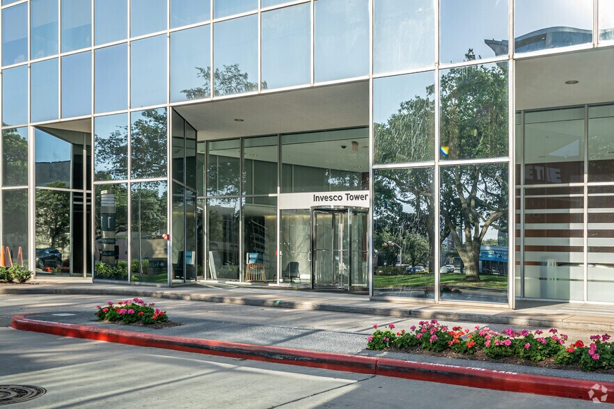 More Photos Of 11 Greenway Plz, Houston Office For Lease