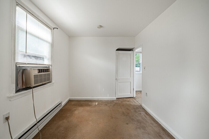 More Photos Of 663 Clearview Ave, Trevose Light Manufacturing For Sale