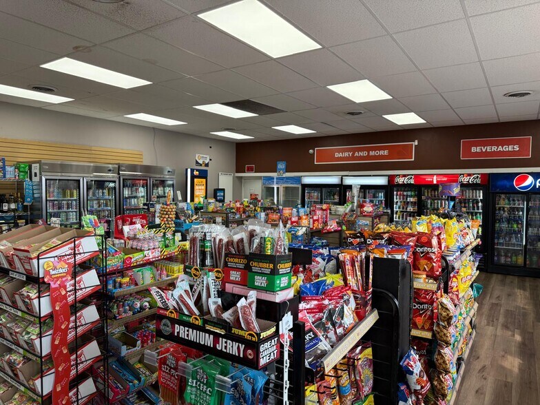 More Photos Of 20962 Dalton Rd, Georgina Storefront For Sale