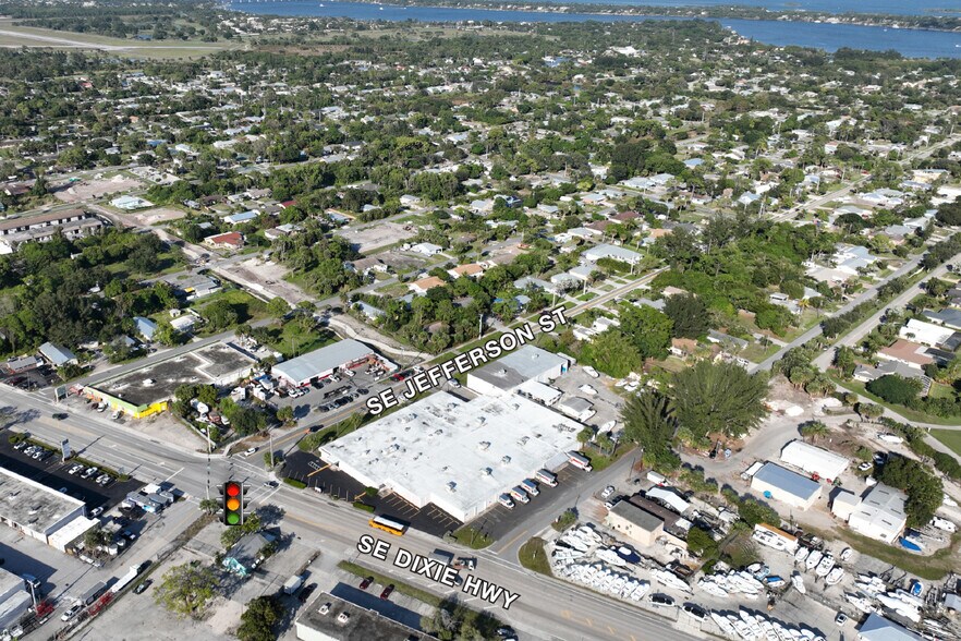 More Photos Of 3601 SE Dixie Hwy, Stuart Warehouse For Lease