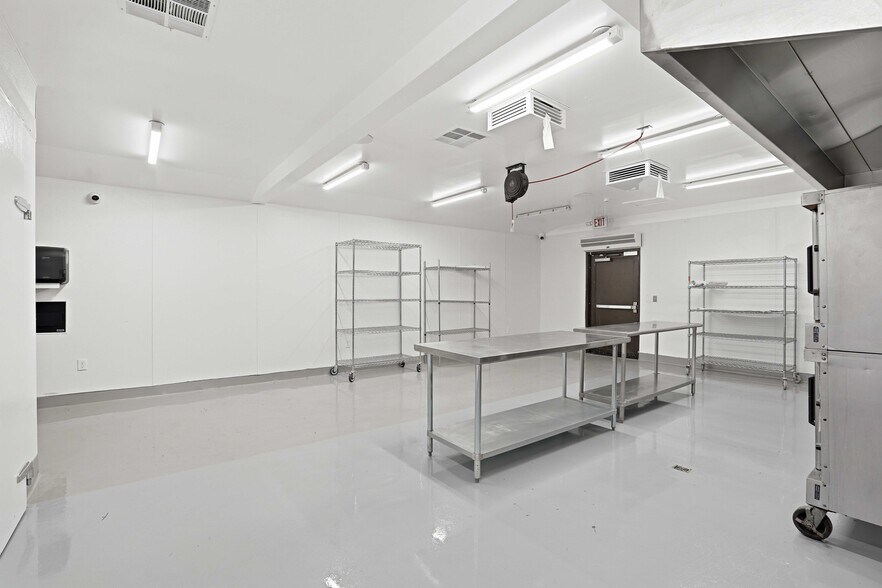 More Photos Of 14071 Polk St, Sylmar Food Processing For Lease