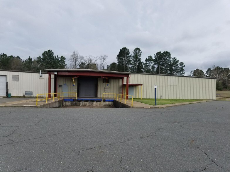 More Photos Of 1830 N Pine St, Vivian Industrial For Lease