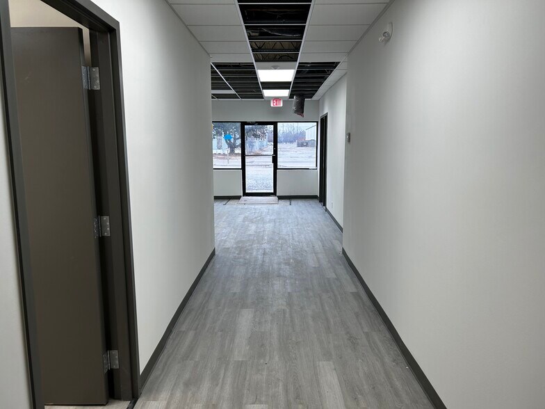 More Photos Of 4515 N 56th St, Lincoln Light Distribution For Lease