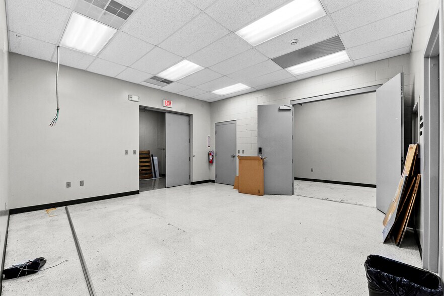 More Photos Of 7200 Highway 150, Greenville Office For Sale