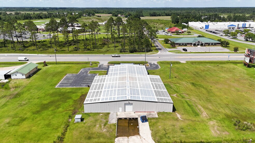 More Photos Of 1205 W Parker St, Baxley Freestanding For Lease