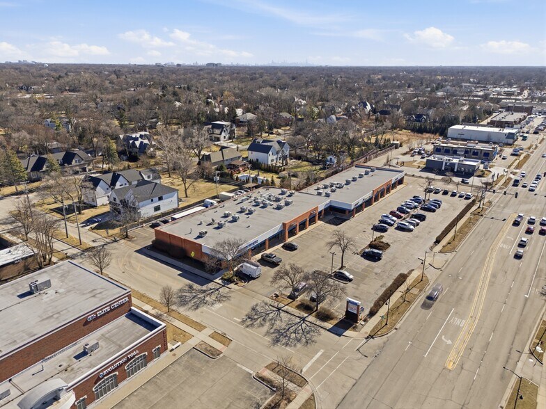 More Photos Of 1803-1837 Waukegan Rd, Glenview Unknown For Lease
