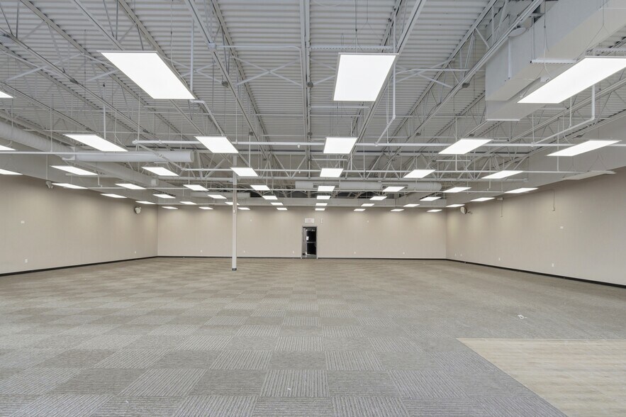 More Photos Of 4311 E Lincolnway, Sterling Unknown For Lease