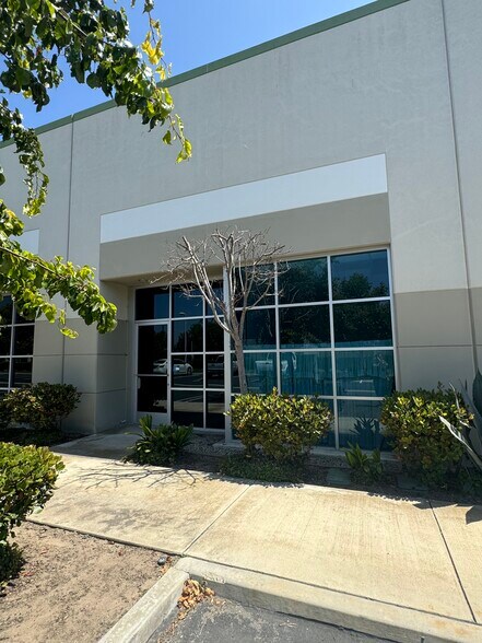 More Photos Of 2000 Cabot Pl, Oxnard Warehouse For Sale