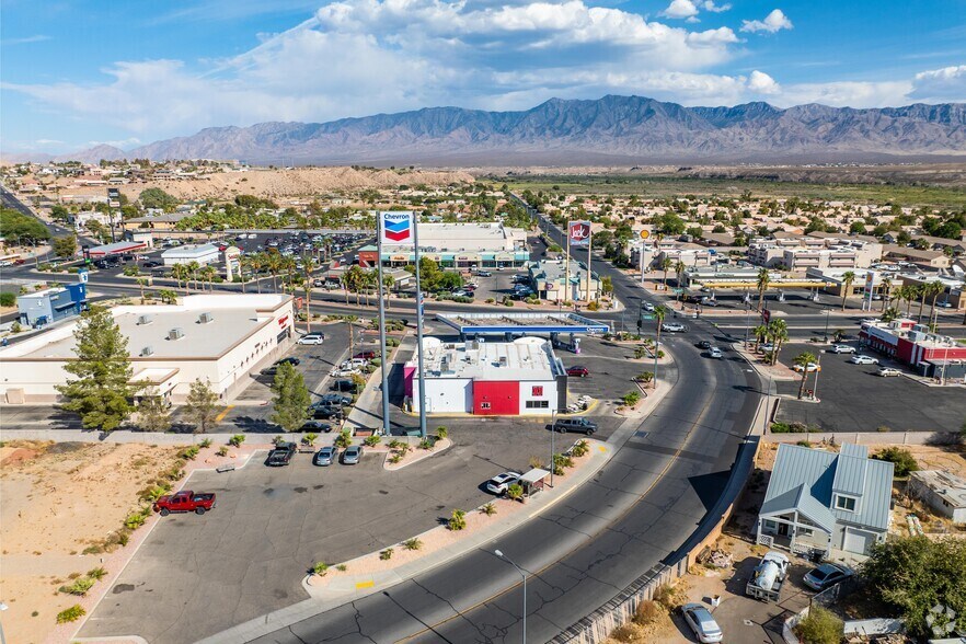 More Photos Of 325 N Sandhill Blvd, Mesquite Service Station For Sale