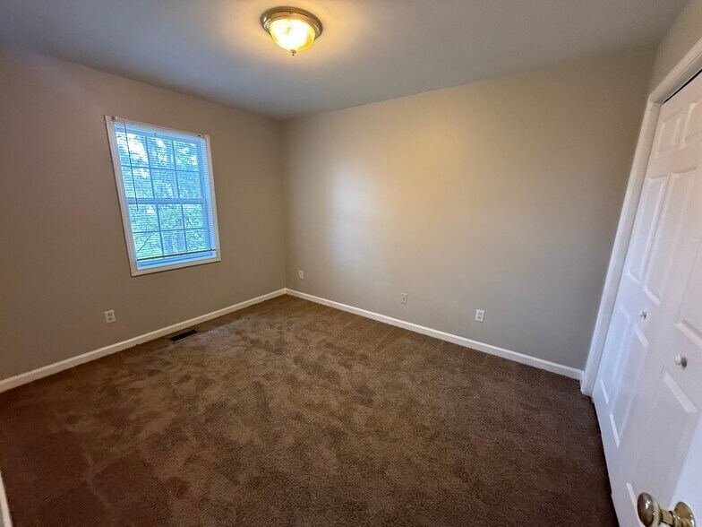 More Photos Of 1310 14th Street Dr NE, Hickory Multifamily For Sale