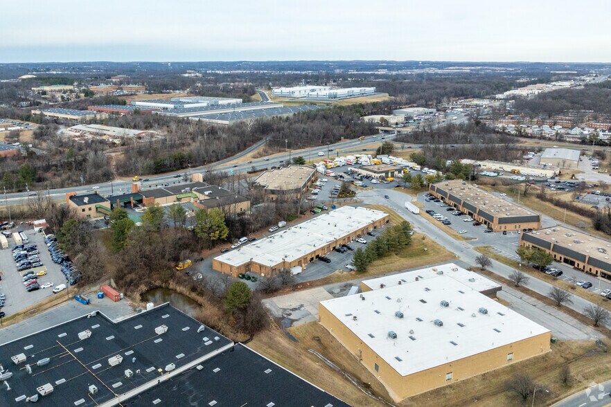 More Photos Of 4 Nashua Ct, Essex Light Distribution For Lease