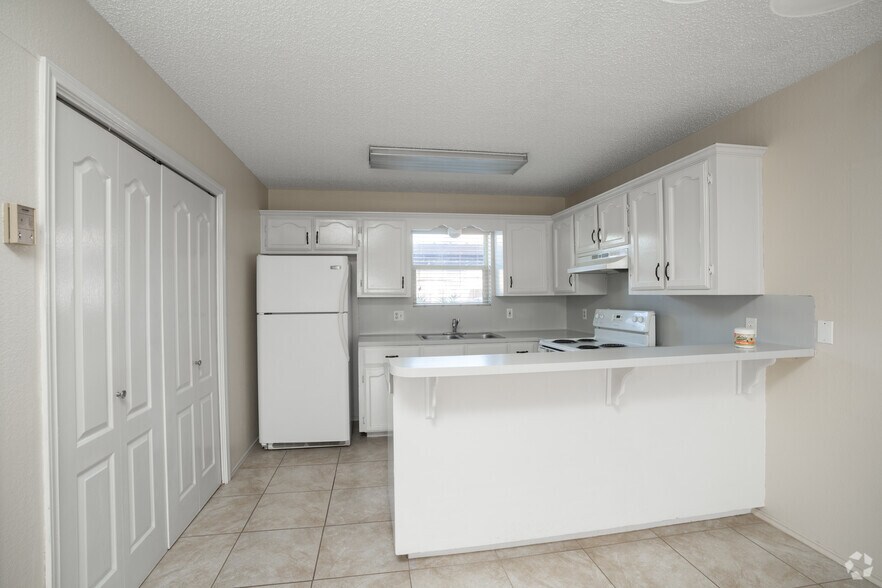 More Photos Of 2501 Hibiscus Ave, McAllen Apartments For Sale