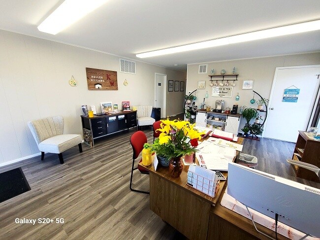 More Photos Of 824 Radio Rd, Tuckerton Office For Lease