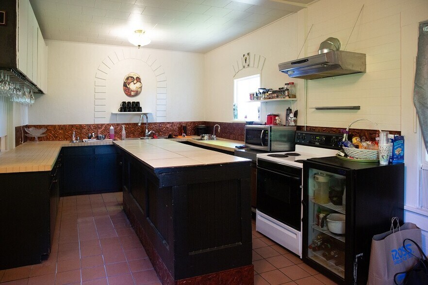 More Photos Of 113 S Main Ave, Ridgefield Religious Facility For Sale