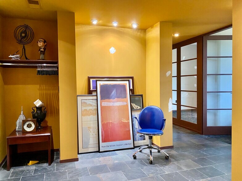 More Photos Of 1005 S 76th Ave, Omaha Medical For Lease