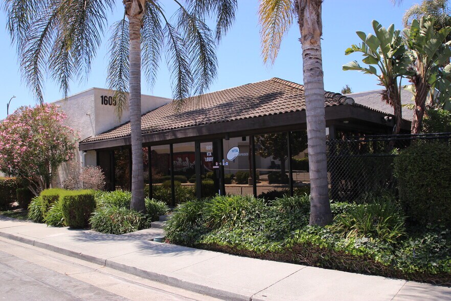 Primary Photo Of 1605 Remuda Ln, San Jose Light Distribution For Lease