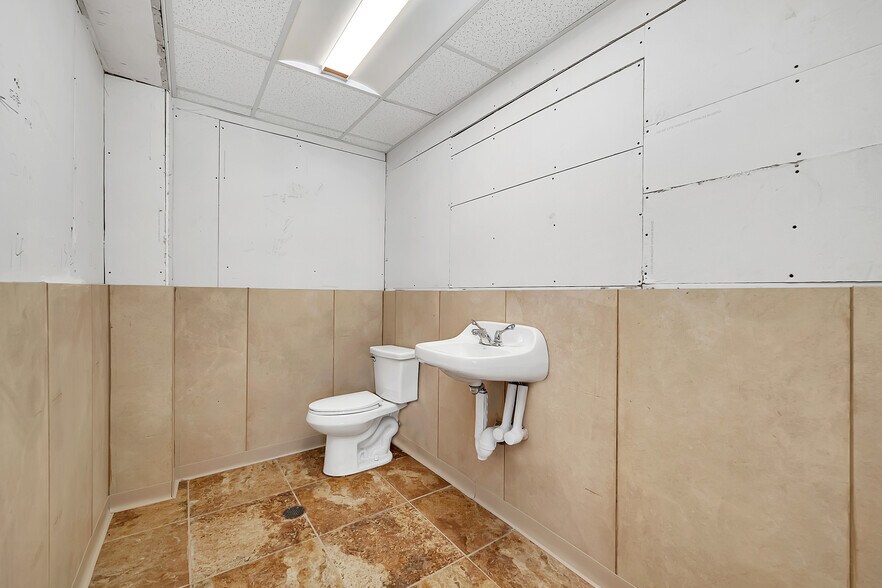 More Photos Of 516-518 Depot St, Mazon Storefront Retail Residential For Sale