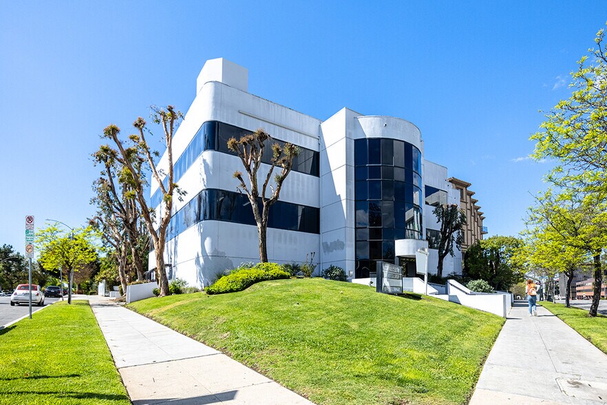 More Photos Of 4160 Wilshire Blvd, Los Angeles Medical For Lease