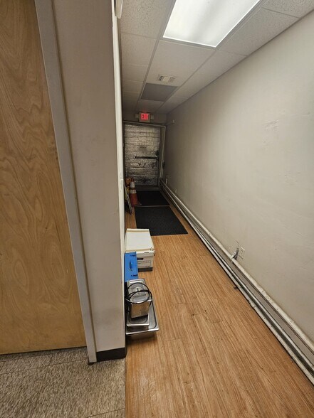 More Photos Of 154 Mineola Blvd, Mineola Storefront Retail Residential For Lease