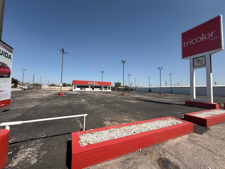 More Photos Of 3818 W Wall St, Midland Freestanding For Lease