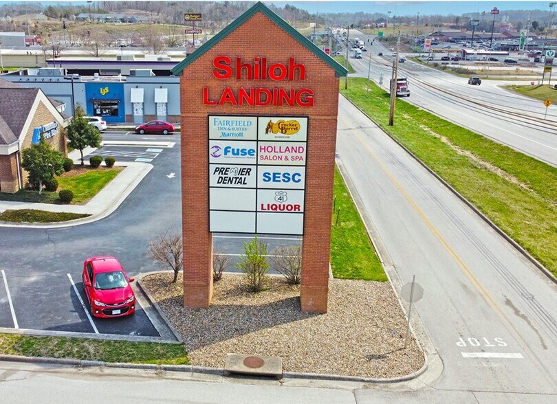 More Photos Of 100 Shiloh Dr, London General Retail For Lease