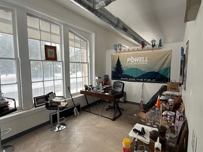 More Photos Of 11 Pottery Rd, Sullivan Unknown For Lease