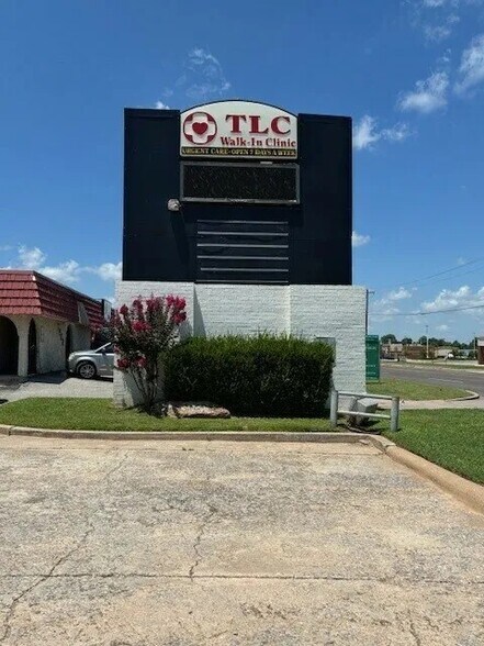 More Photos Of 7900 NW 23rd St, Bethany Office For Lease