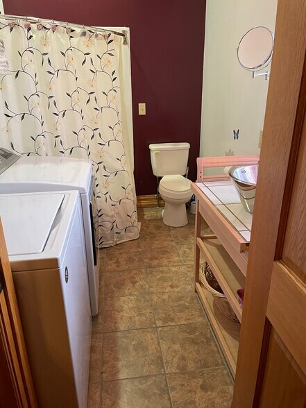 More Photos Of 302-304 S River Park Dr, Guttenberg Apartments For Sale