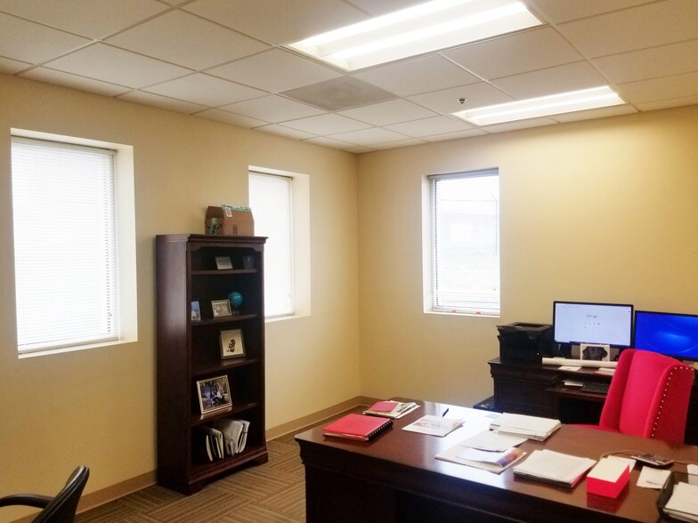 More Photos Of 5100 Hovis Rd, Charlotte Warehouse For Sale