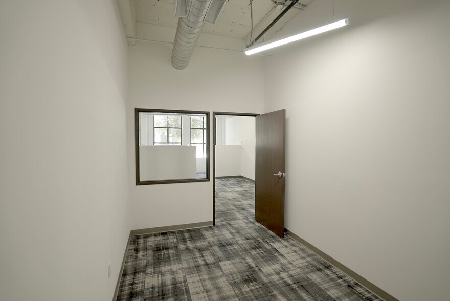 More Photos Of 1355 Palmetto St, Los Angeles Loft Creative Space For Lease