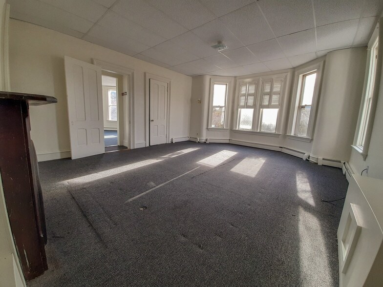 More Photos Of 88 Main St, Broad Brook Apartments For Sale