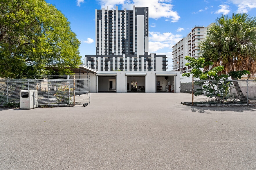 More Photos Of 810 NE 4th Ave, Fort Lauderdale Storefront Retail Office For Lease
