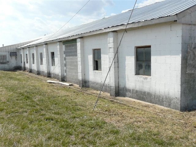 More Photos Of 1059 Box Factory Rd, Summit Point Manufacturing For Lease