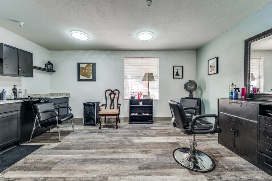 More Photos Of 1710 N McDonald St, McKinney Assisted Living For Sale