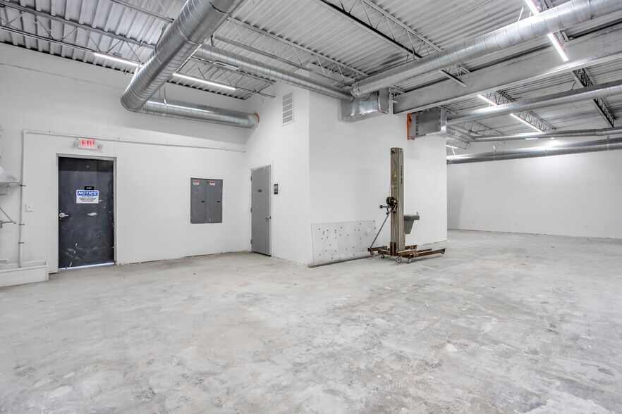 More Photos Of 1215-1219 NW 23rd St, Oklahoma City Storefront For Lease