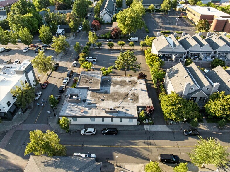 More Photos Of 400 NE Roberts Ave, Gresham Medical For Sale