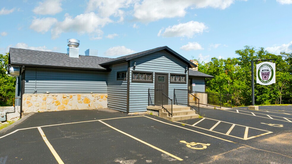 More Photos Of 2079 State Road Y, Linn Creek Restaurant For Sale