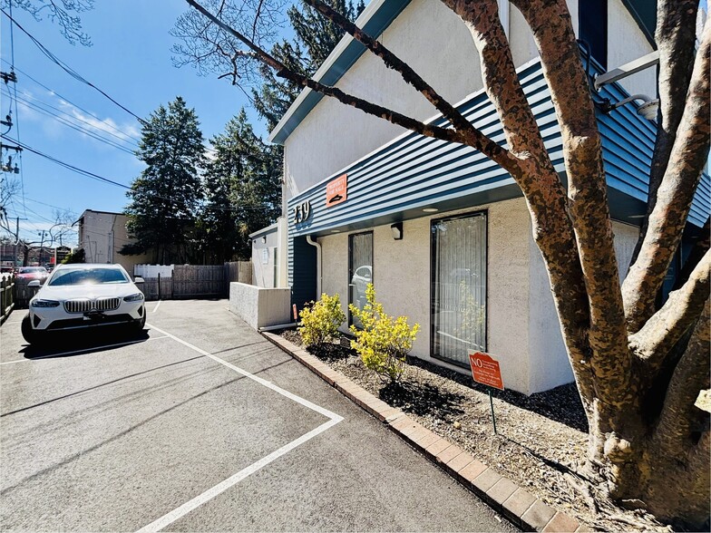 More Photos Of 239 Roslyn Rd, Roslyn Heights Medical For Sale