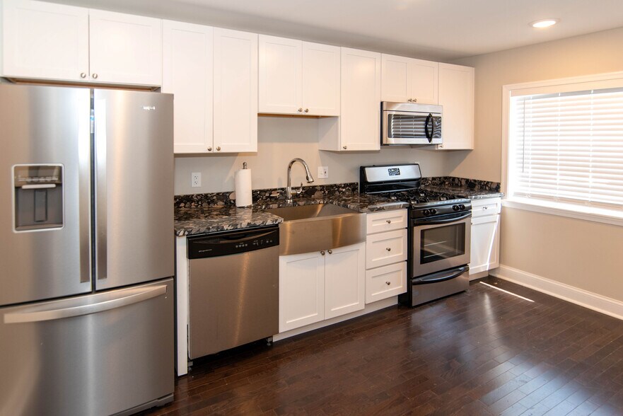 More Photos Of 413 Eastern Blvd, Essex Office Residential For Sale