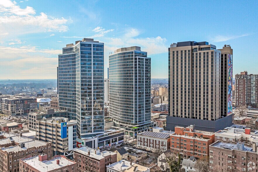 Primary Photo Of 55 Clinton Pl, New Rochelle Apartments For Lease